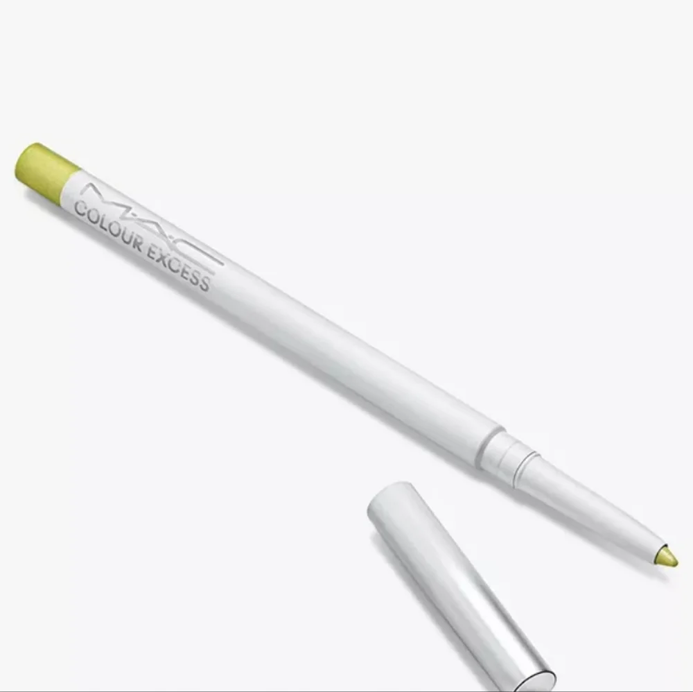 MAC Gleam On Colour Excess Gel Pencil Eye Liner